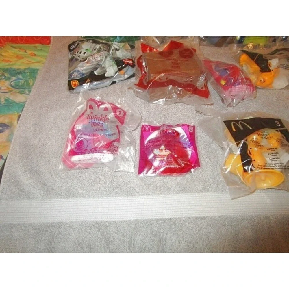 Vtg Y2K McDonald’s Happy Meal Toys 14 Piece Lot Bears Sanrio Snoopy Sealed NEW